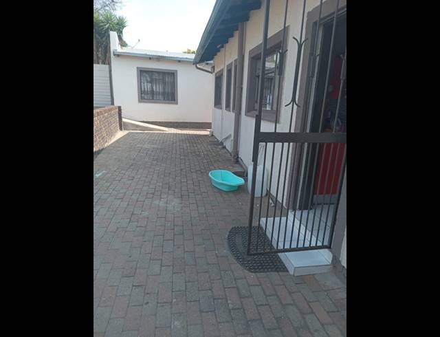 3 BEDROOM HOUSE FOR SALE IN BIRCH ACRES